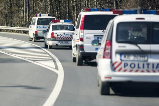 Polițiștii au declanșat percheziții la firme care au înșelat persoane prin "caritasul unguresc"
