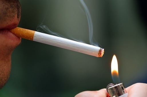 Legea care interzice fumatul în spații publice închise a fost contestată la CCR