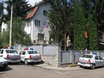 Percheziții la Poliția din Sinaia, conducerea este suspectată de corupție