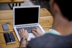 Salariul mediu net a fost în noiembrie 1.918 lei, cele mai bune salarii sunt în IT