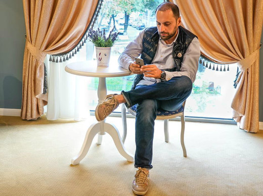 Rețineri la Cultură pentru o șpagă de 10.000 euro într-un proiect imobiliar. Intermediar - fondator al trupei Paraziții