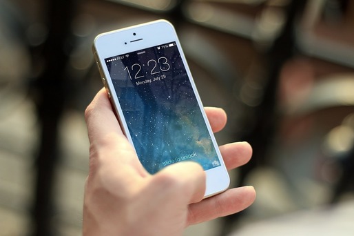 Telefonia mobilă, serviciul reclamat cel mai des la ANCOM în anul 2015