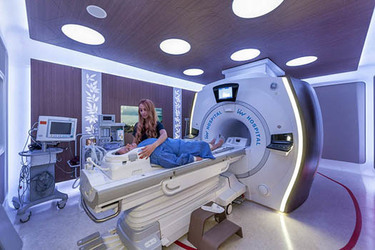 Indisponibilitatea medicilor și neîncrederea în sistemul medical trimit românii să se trateze în Turcia