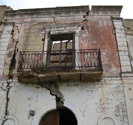 LISTĂ IMOBILE Dezastru în 2015, un singur bloc consolidat. Guvernul crede că în 2016 va face de 80 de ori mai mult