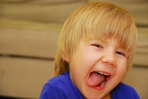 Românii au cei mai fericiți copii din lume - studiu