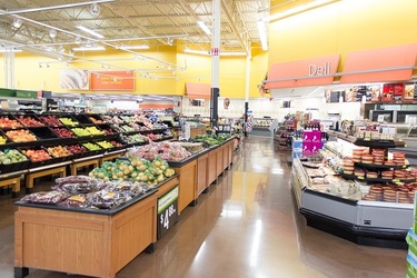 Obligația magazinelor de a se asigura că 51% din carnea, legumele și fructele vândute sunt locale va fi extinsă la lapte și panificație