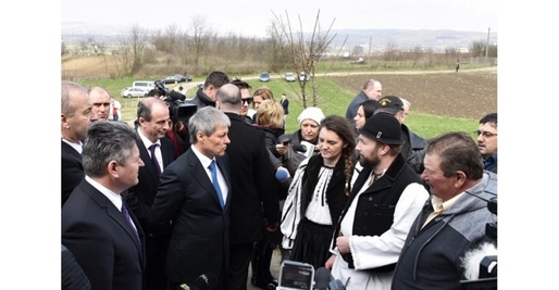 Cioloș, către fermieri: Nu îmi doresc ca pământul să fie vândut la străini!