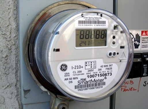ANRE a decis: Prețul energiei electrice din facturile clienților casnici scade cu 2%, în medie