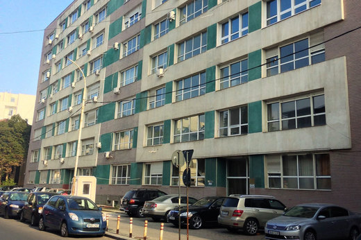 Guvernul intră în concurență cu agențiile imobiliare: în trei ani a vândut 300 de vile și apartamente și 11 spații comerciale