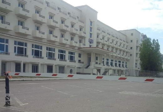 FOTO Lucrările la hotelul Rex, până nu demult emblemă a stațiunii Mamaia, sunt oprite în lipsa banilor, fără să mai existe termen de finalizare