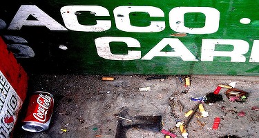 Amenzi majorate substanțial pentru cei care aruncă țigări pe stradă sau desenează cu graffiti