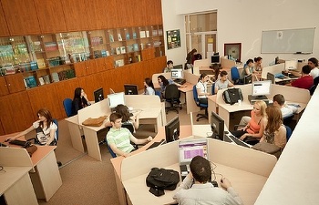 România și internetul: cel mai scazut procentaj de utilizatori constanți din UE, 39% din populație nu a intrat niciodată pe net, peste 70% dintre utilizatori sunt doar pe Facebook și alte rețele de socializare