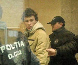 Cu avocat din oficiu, liceanul din Craiova acuzat de "jihadism" a pierdut definitiv procesul cu DIICOT la Înalta Curte și va rămâne încă peste 2 ani în penitenciar