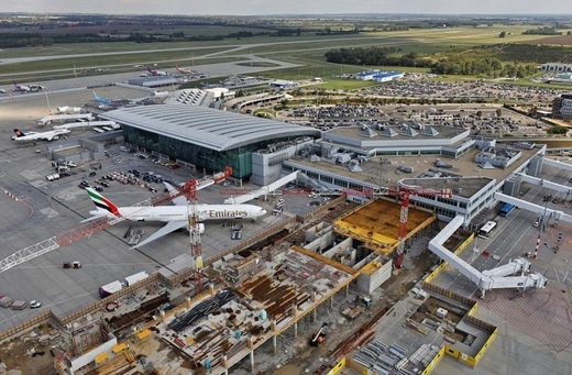 Opt români răniți pe aeroportul din Budapesta, două autobuze s-au ciocnit pe pistă