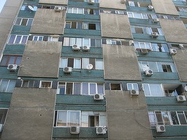 Aproape jumătate dintre români trăiesc în gospodării supraaglomerate, cel mai mare procent din UE