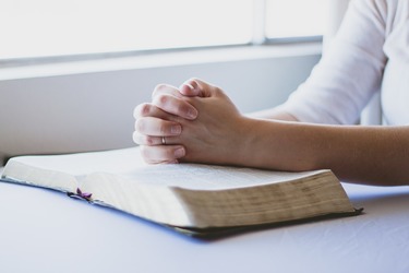 GDPR-ul lovește și în cultele religioase: Predicatori precum Martorii lui Iehova trebuie să respecte noul regulament de prelucrare a datelor, altfel riscă amenzi