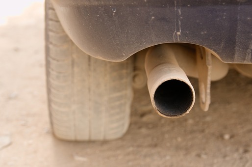 Patru milioane de copii dezvoltă astm în fiecare an ca rezultat al poluării aerului de la mașini și camioane