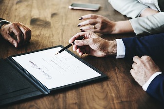 Irlandezii au aprobat prin referendum liberalizarea divorțului