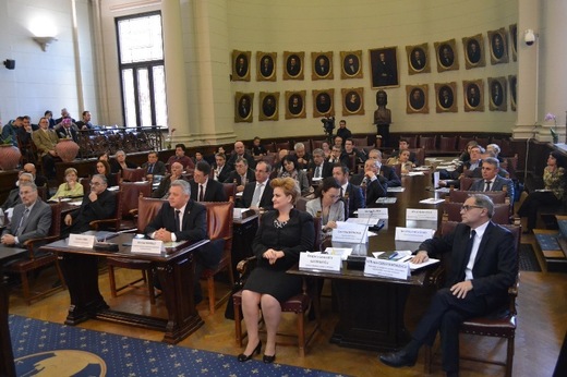 Academia Română nu are bani de salarii și propune tăieri, concediu neplătit sau pensionări forțate