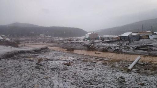Cel puțin 13 persoane au murit după surparea unui baraj la o mină de aur în Siberia
