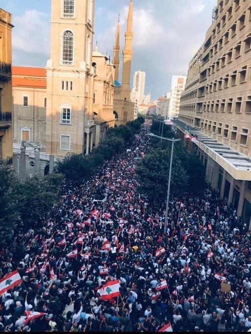 VIDEO Proteste antiguvernamentale în Liban. Patru miniștri au demisionat