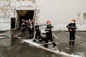 Incendiu la mall, în Capitală. Persoane evacuate din Sun Plaza, după ce focul a izbucnit în parcarea subterană
