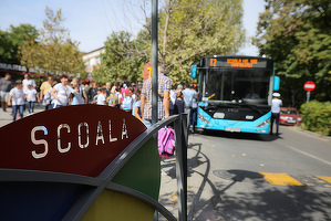 Ministerul Educației: Dintr-o eroare, în Monitorul Oficial a fost publicată OUG privind transportul elevilor într-o altă formă; va fi o rectificare / S-a eliminat din textul inițial sintagma "transport rutier”, păstrând "transport”