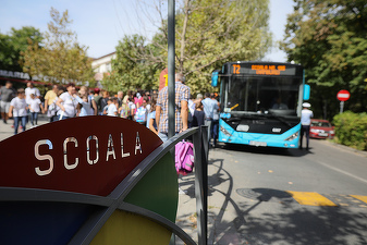 Ministerul Educației: Dintr-o eroare, în Monitorul Oficial a fost publicată OUG privind transportul elevilor într-o altă formă; va fi o rectificare / S-a eliminat din textul inițial sintagma "transport rutier”, păstrând "transport”