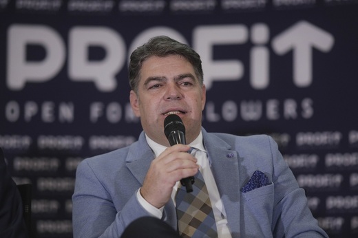 Conferința Profit.ro HR-Piața Muncii: Răzvan Pîrjol, secretar de stat - E o ruptură angajator-angajat. Când eram angajat mă simțeam neînțeles, exploatat și subplătit. Când am devenit angajator, m-am simțit neînțeles, exploatat și eventual furat