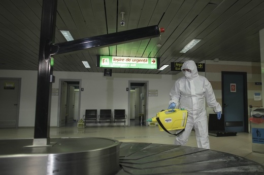 FOTO Controale la Otopeni anti-coronavirus. Orban - România are un risc mai mare, trebuie să o spunem în mod onest