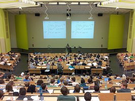 Restricțiile post-Brexit privind migrația vor fi aplicate și studenților români 