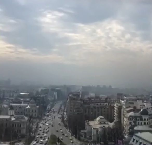 FOTO Poluare excesivă în București, în noaptea de duminică spre luni. Ministrul generează critici - spune că a aflat și de pe facebook, nu neapărat din informări ale instituțiilor