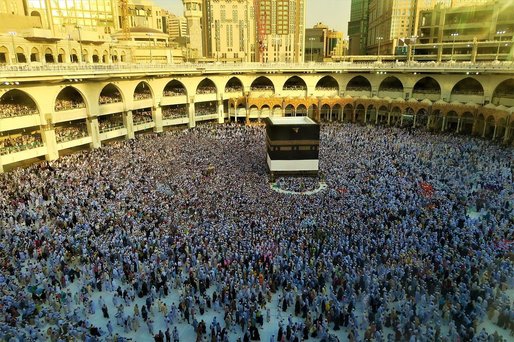 Arabia Saudită a redeschis esplanada din jurul Kaaba, cel mai sfânt loc al Islamului
