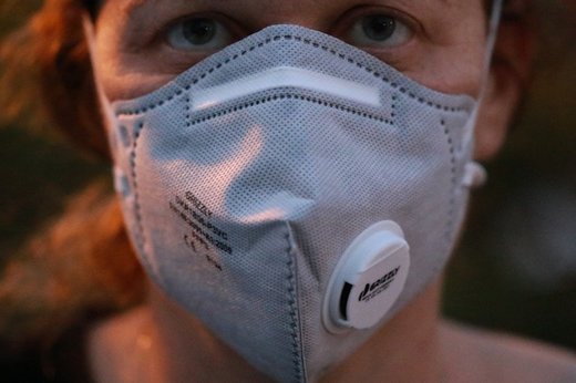 Un nou județ impune obligația purtării măștii medicale. Ieșenii, obligați să poarte materiale de protecție a feței și nasului în mijloacele de transport și în spațiile publice închise