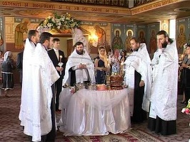 Decretul prelungirii stării de urgență dă liber la cununii, botezuri și înmormântări "potrivit normelor canonice"