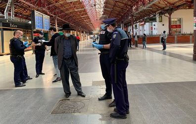 Propunere PSD: Poliția poate reține la secție cetățenii, pentru verificări, până la 8 ore. Legea, acum: verificările sunt realizate ”de îndată”