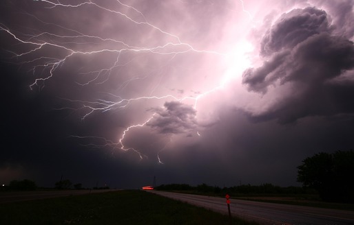 Avertizare meteo: ploi torențiale, vijelii și grindină în aproape toată țara