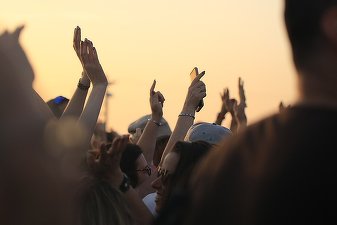 Orban: Va fi analizată reluarea spectacolelor în aer liber. Susțin un plan de sprijinire a sectorului cultural