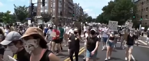 Protese de amploare în SUA,  mii de oameni pe stradă în Washington, New York și Philadelphia
