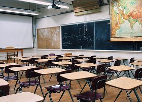 Instalarea de containere și corturi în curtea școlilor, variantă anunțată de ministrul Educației pentru respectarea distanțării fizice în cazul unui al doilea val al pandemiei, din toamnă