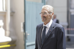 Fostul președinte Emil Constantinescu - accident casnic și operat 