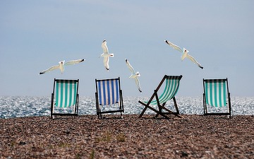Măsuri anti-coronavirus pe litoral - Beach-barurile cu program non-stop din Vama Veche vor difuza doar muzică ambientală în weekend, iar volumul va fi coborât