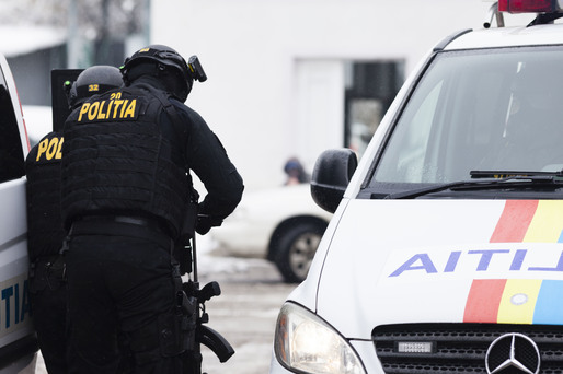 Șapte persoane, reținute pentru trafic de droguri, în urma unor percheziții făcute de în județele Cluj și Maramureș