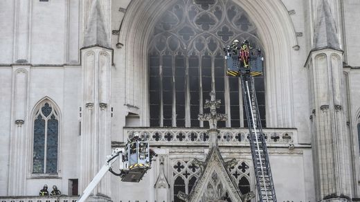Incendiul de la catedrala din Nantes - Un bărbat originar din Rwanda a fost reținut de poliție pentru „incendiere voluntară”