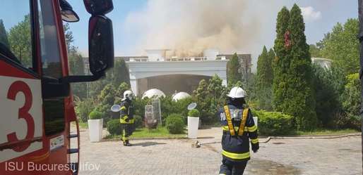 VIDEO Incendiu la un salon de evenimente din Otopeni