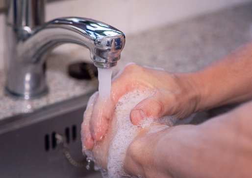Două din cinci școli din lume nu au spații destinate spălării mâinilor cu apă și săpun