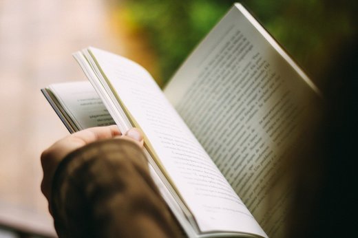 Măsură pentru sprijinirea editurilor: Bani pregătiți pentru elevi, pentru a-și cumpăra cărți