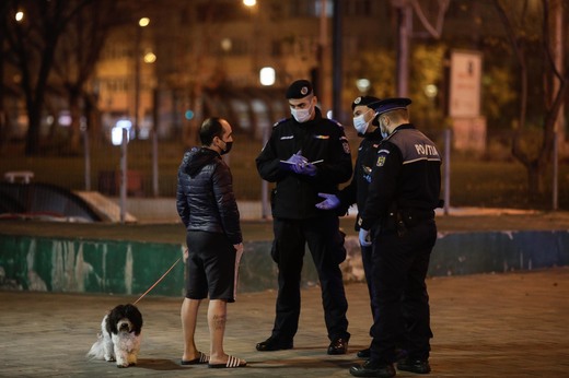 GALERIE FOTO Poliția a declanșat controale și aplicat amenzi din primele ore de restricții