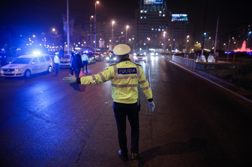 Colindători care trebuie să vină cu bani de-acasă. Amendați pentru că au ieșit cu uratul după ora 23.00
