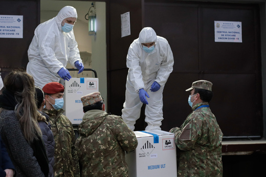 VIDEO &FOTO Primele 10.000 de doze de vaccin anti-COVID au ajuns la depozitul de la Institutul Cantacuzino din Capitală
